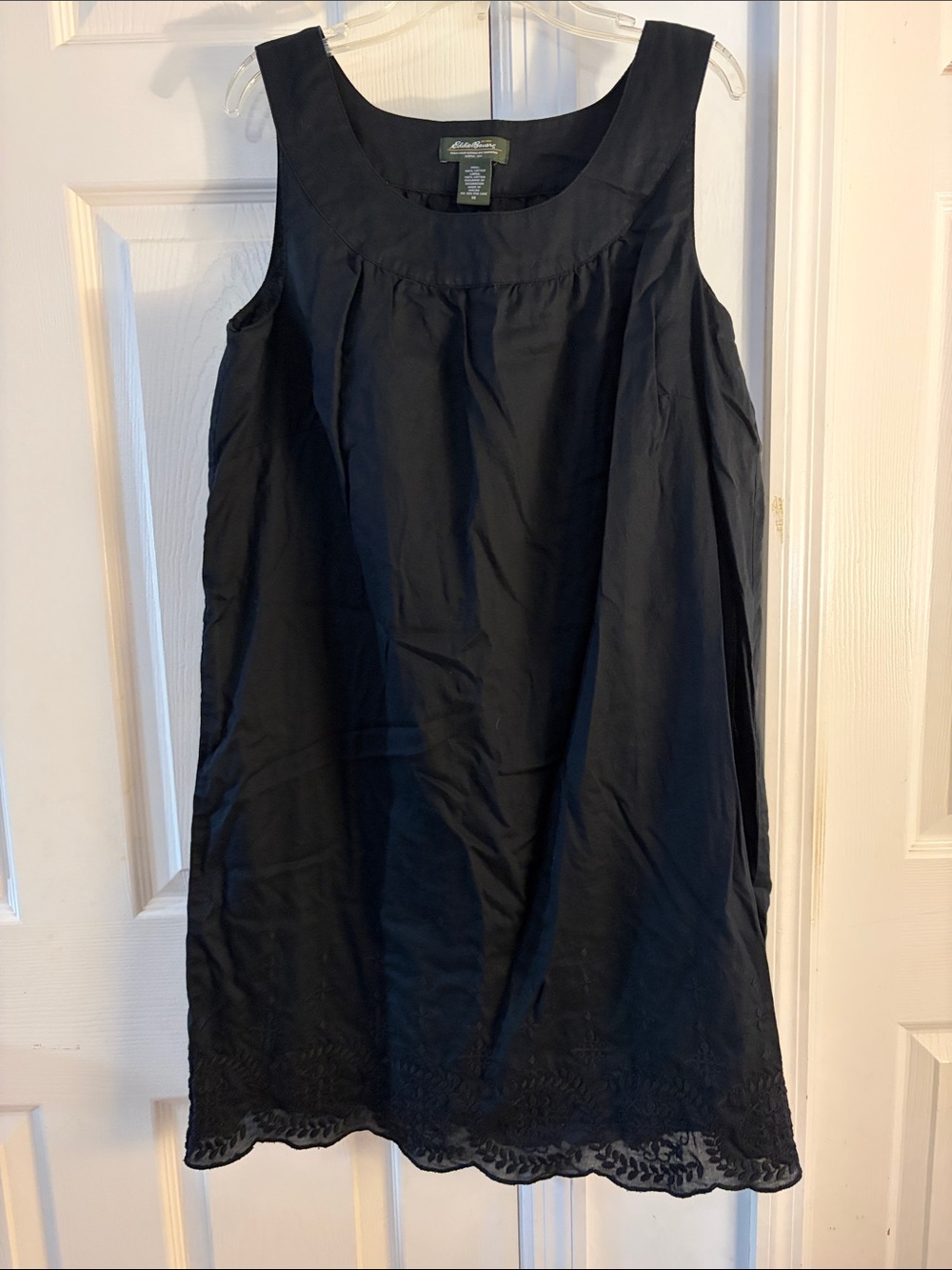 Eddie Bauer Women’s Black embroidered shift dress
